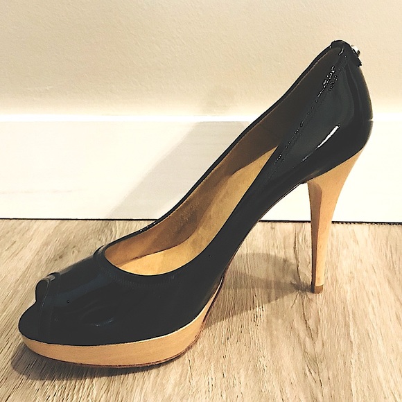 Gorgeous Stuart Weitzman black platform shoes - Picture 3 of 4